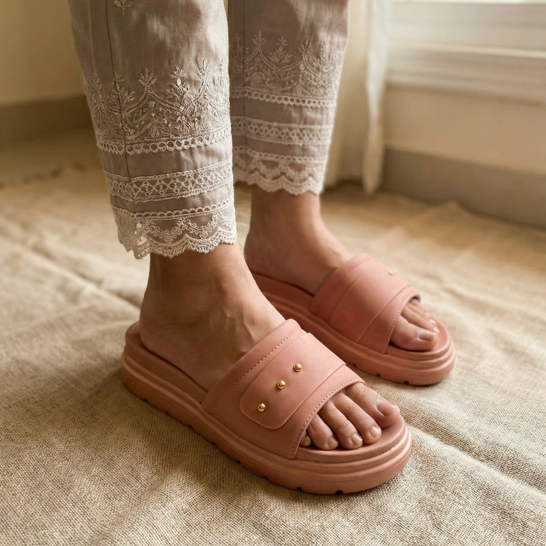 Comfortable pink ladies medicated slides lightweight anti-slip sole